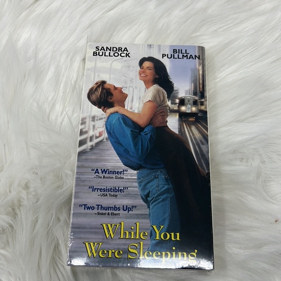 Hollywood Pictures Home Video Sandra Bullock While You Were Sleeping VHS Tape - Picture 2 of 6